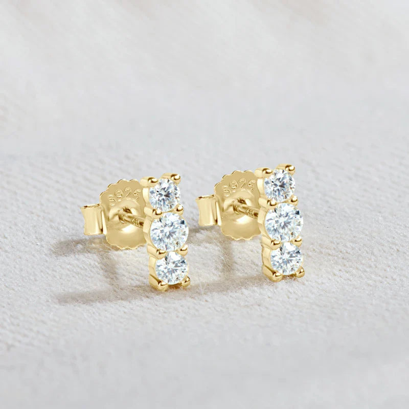 Boucles d'oreilles clous en moissanite, mini-clous d'oreilles montantes incurvées en argent sterling 925 pour femmes