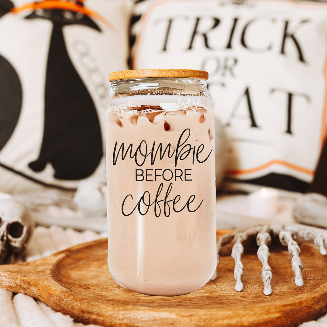 Gobelet en verre Mombie 20 oz avec couvercle en bambou, pailles en acier inoxydable, café Hocus Pocus J'ai besoin de café