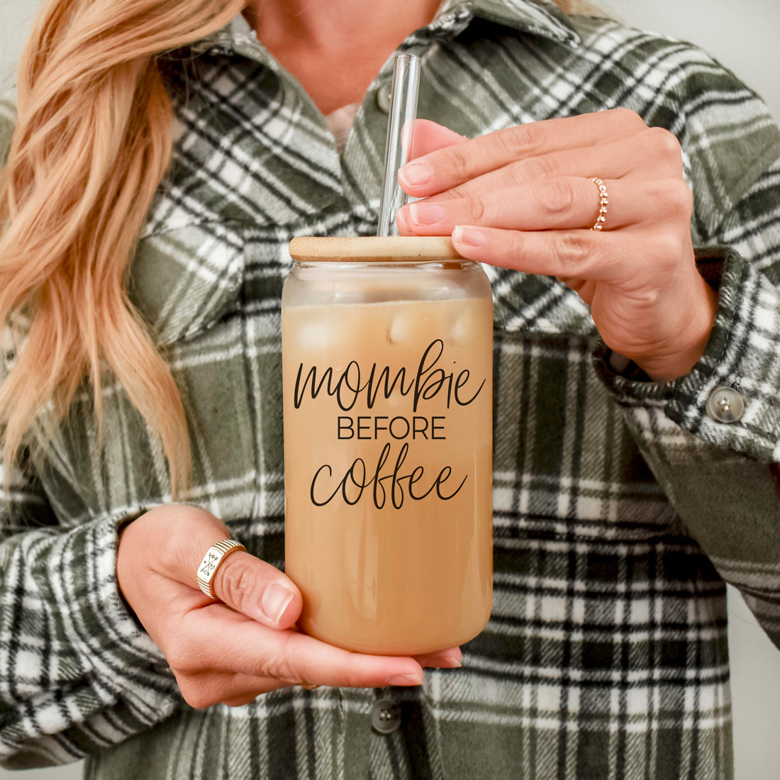 Gobelet en verre Mombie 20 oz avec couvercle en bambou, pailles en acier inoxydable, café Hocus Pocus J'ai besoin de café