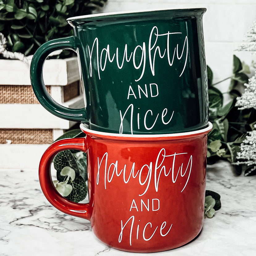 Tasse à café vilain et sage en céramique style feu de camp 410 ml rouge ou vert, motif double face