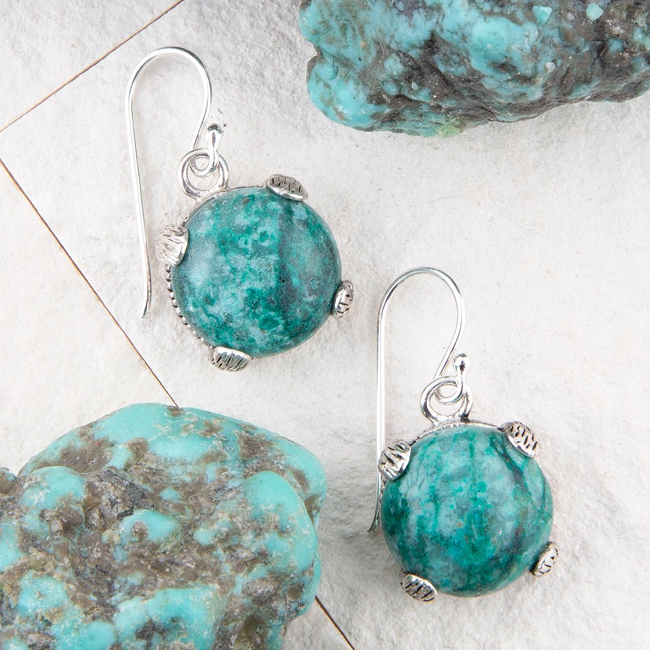 Nomad Blauer Chrysokoll und Sterling-Silber Hängeohrringe
