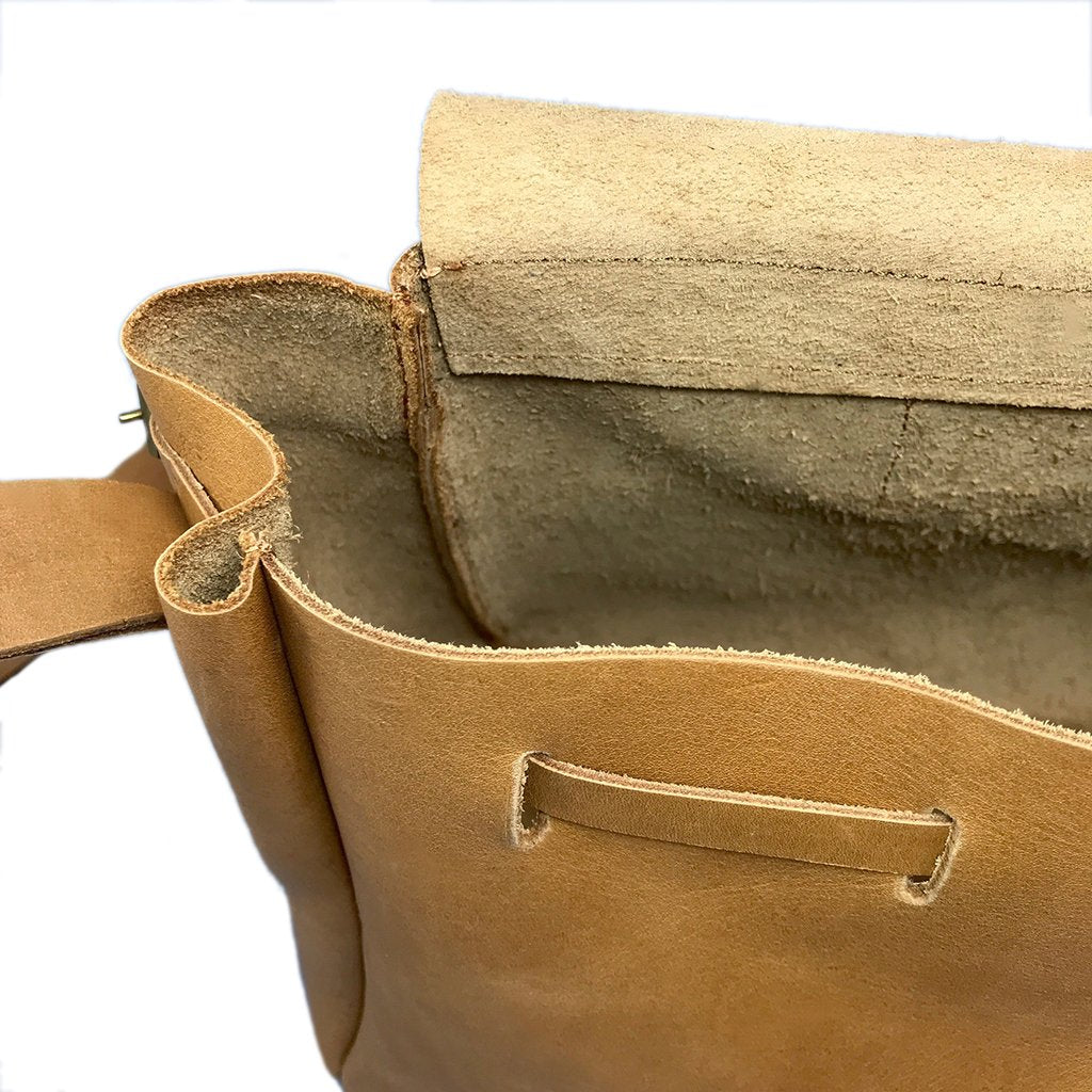 Nubukleder-Beuteltasche Handgefertigt Kenia Upcycling Neutrale Alltagstasche