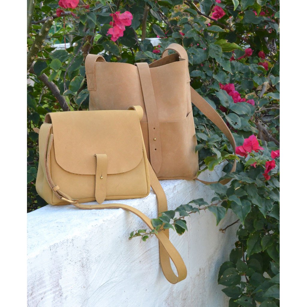 Nubukleder-Beuteltasche Handgefertigt Kenia Upcycling Neutrale Alltagstasche