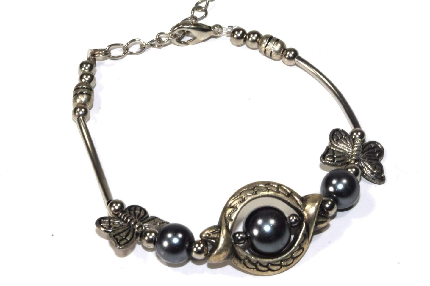 Olivia Armband im Antik-Stil mit Schmetterling und Perle