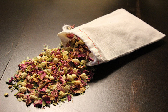 Sachet de thé de bain rajeunissant bio pour un trempage relaxant