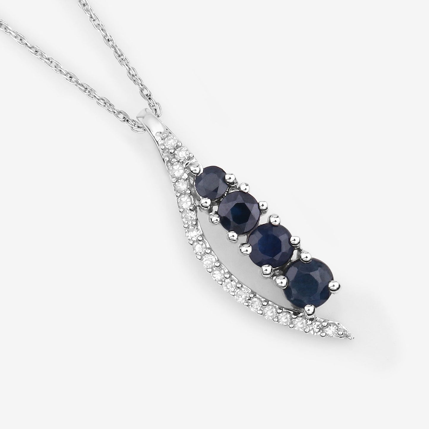 Pendentif en or blanc 14 carats avec saphir bleu véritable de 0,40 carat et diamants blancs