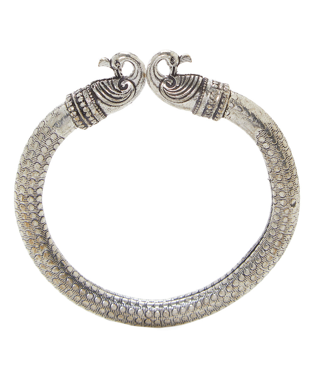 Vibhsa Antique Norse Peacock Head with Dotted Pattern Viking Bracelet