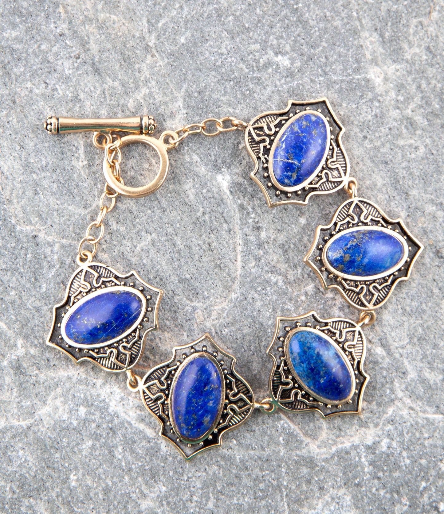 Armband mit Phantom-Lapislazuli-Knebelverschluss