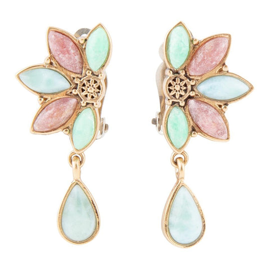 Boucles d'oreilles clips dorées en pétale de rhodonite rose, d'amazonite bleue et de variscite
