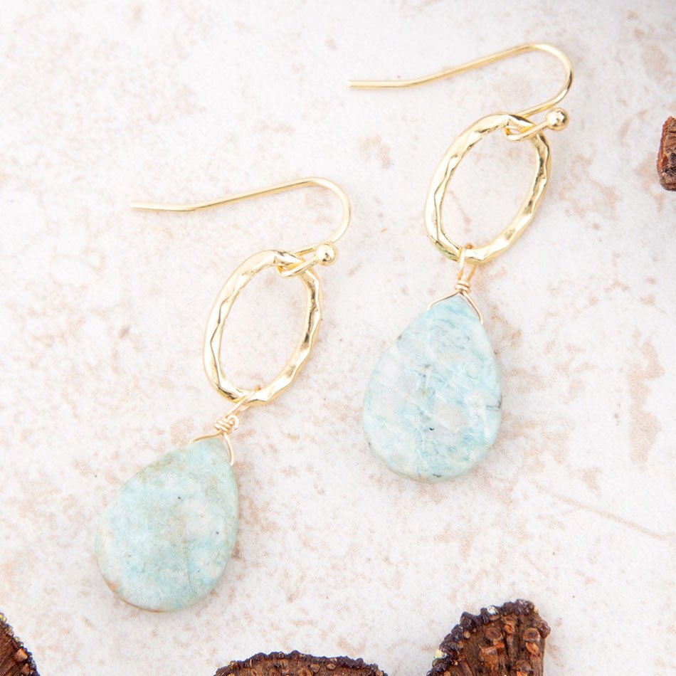 Jolies boucles d'oreilles pendantes gouttelettes dorées en amazonite bleue