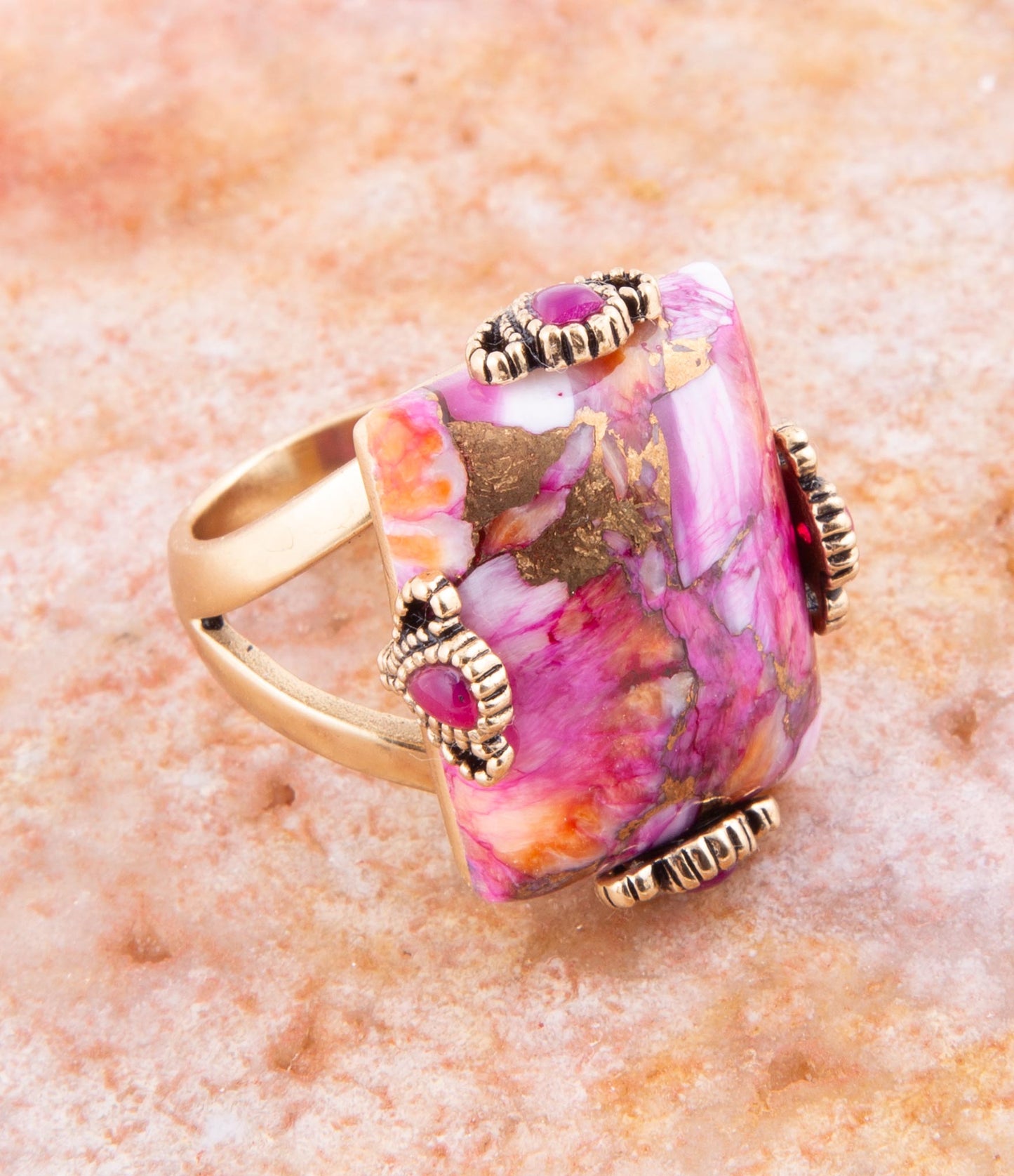 Bague Œil Prisme en Huître Épineuse Rose