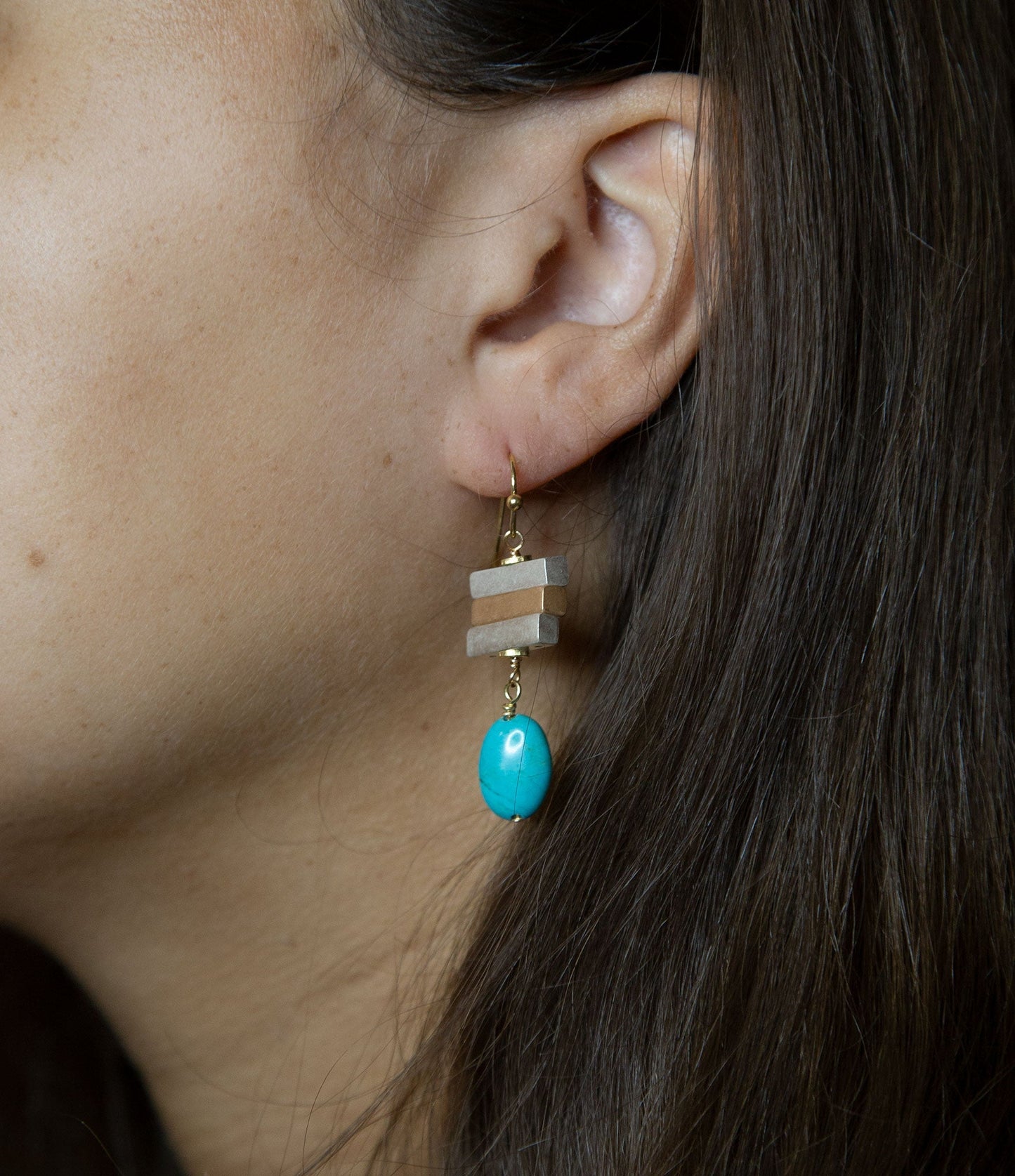 Pueblo Blue Magnesit und Metallmix Ohrhänger