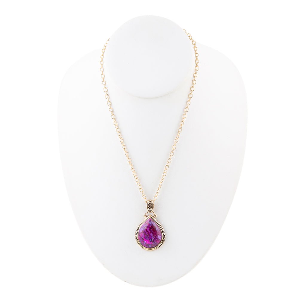 Halskette mit violettem Türkis-Tropfenanhänger und Goldfassung