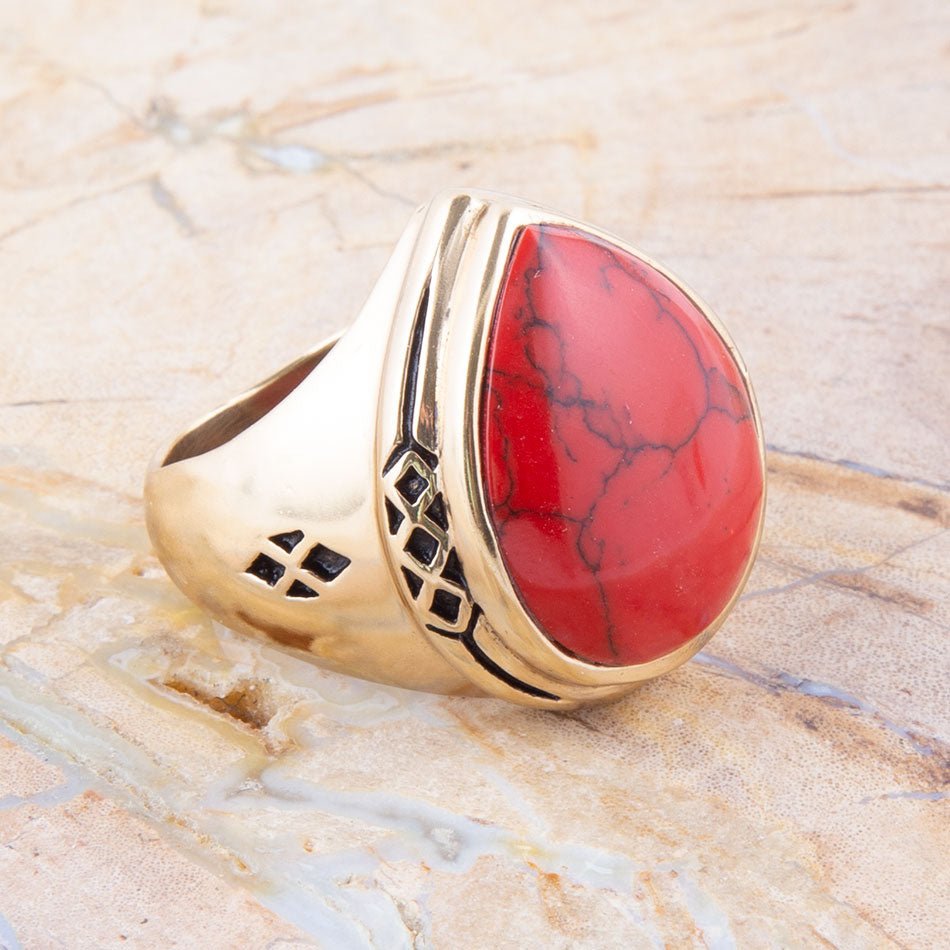Bague Gouttelette Dorée en Howlite Rouge