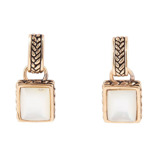 Boucles d'oreilles clous en nacre blanche cerclée dorée