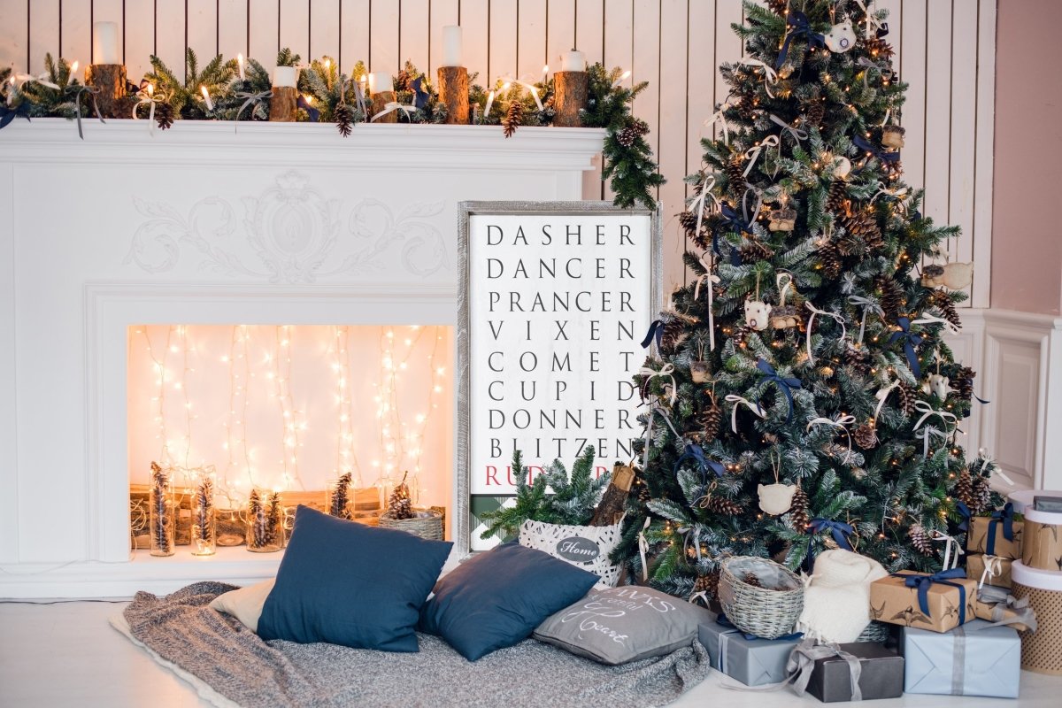 Décoration Murale de Noël Rustique Panneau Rennes du Père Noël 12x24x1.5 Noms de Rennes à Carreaux Rudolph