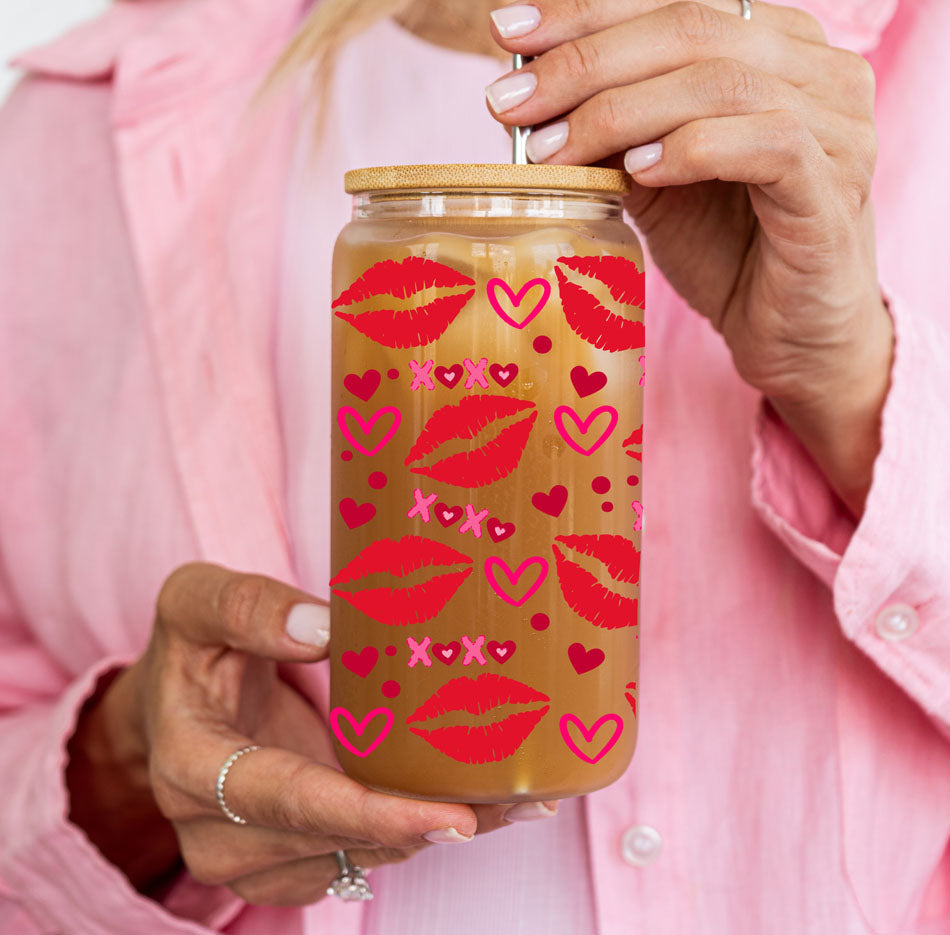 Self Love Club 20oz Glasbecher mit Bambusdeckel Rotes Herz Goldene Akzente