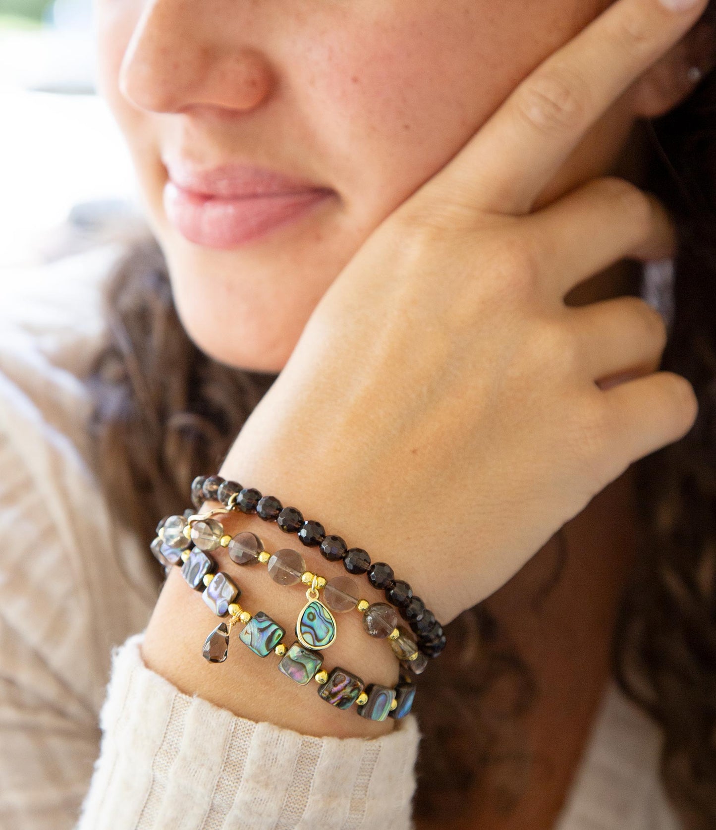 Set de bracelets quartz fumé noir et abalone bleue Sépia