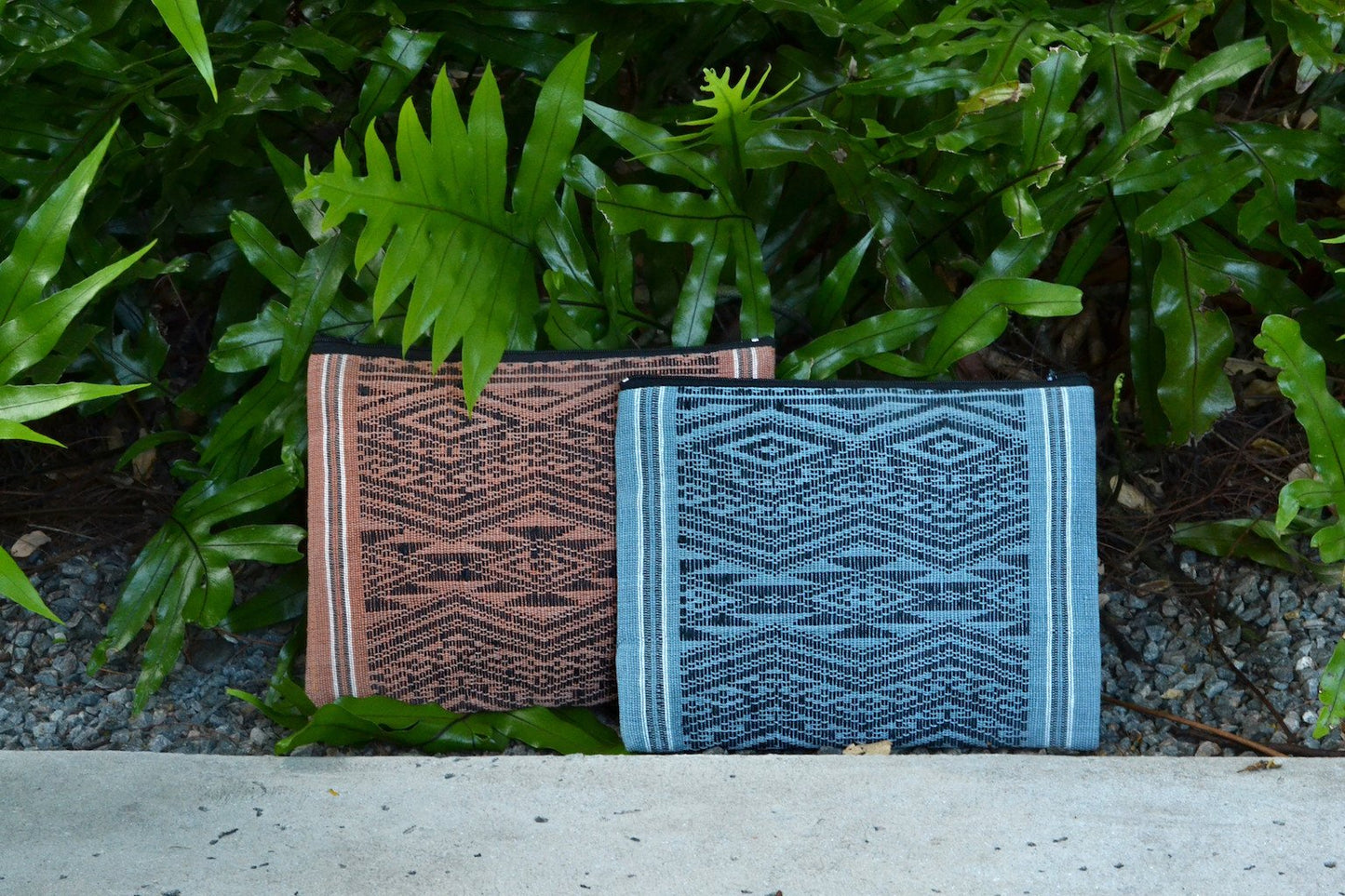 Sierra Tribal Handwoven Saa Mulberry Clutch – gefütterte Boho Strand Brunch Tasche