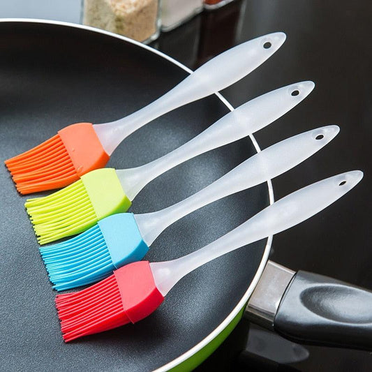 Silicone Basting Brush Pastry Barbecue Oil Brushes Baking Bakeware Bread BBQ Brush for Kitchen Cooking Random Color Silicone Oil Brush and Spatula Cake Bake Barbeque Pastry Brushes Heat Resistant BBQ Accessories