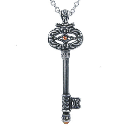 Petit collier clé vintage pendentif aspect argent sterling