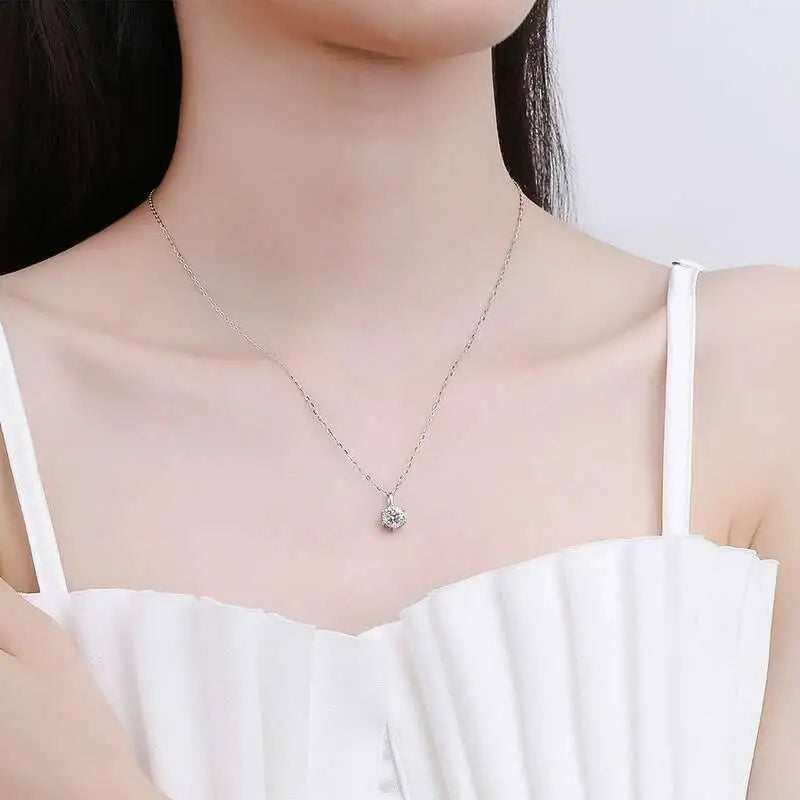 Ensemble de bijoux en argent sterling 925 et moissanite 2.5 carats couleur D (collier et boucles d'oreilles)