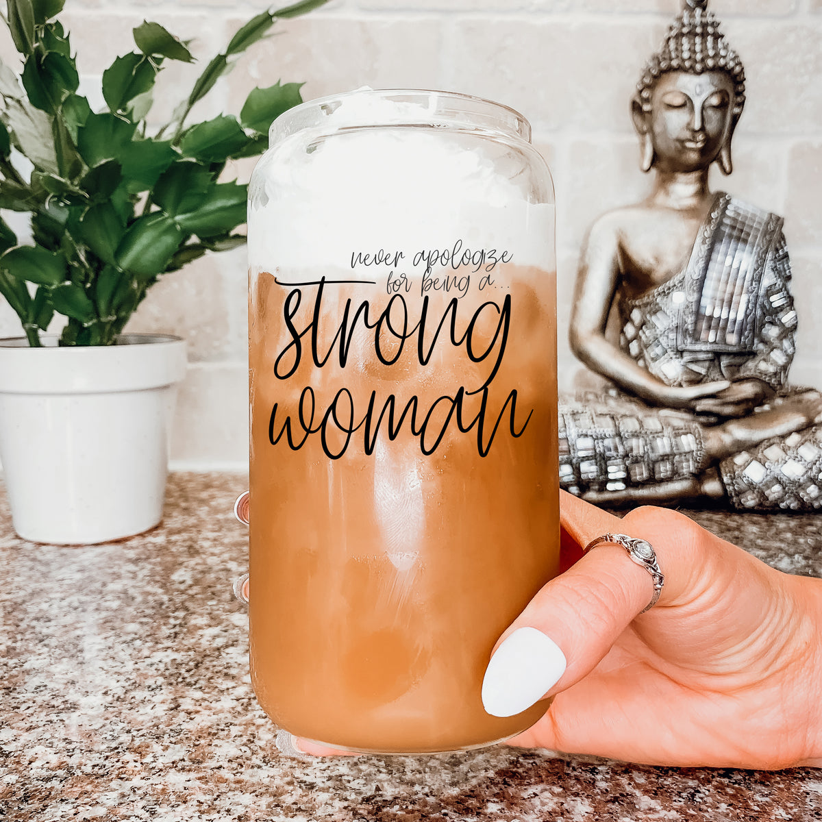 Strong Woman Glas-Trinkbecher (500 ml) mit Bambusdeckel und Edelstahl-Trinkhalmen - Geschenk