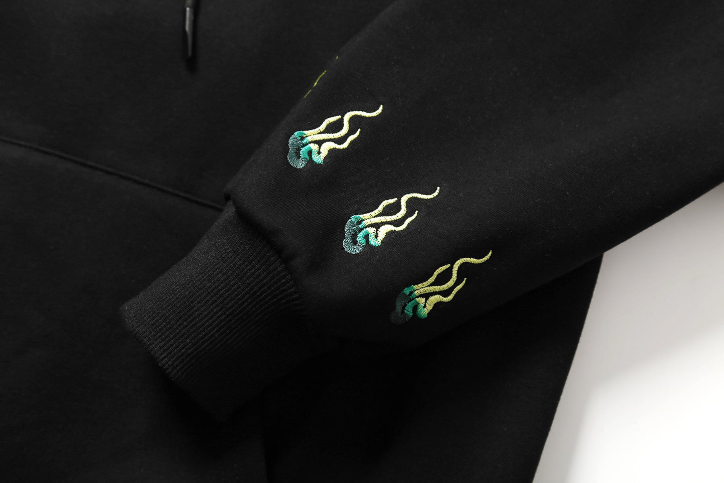 SW9007 Smaragdgrüner Kirin Stickpullover
