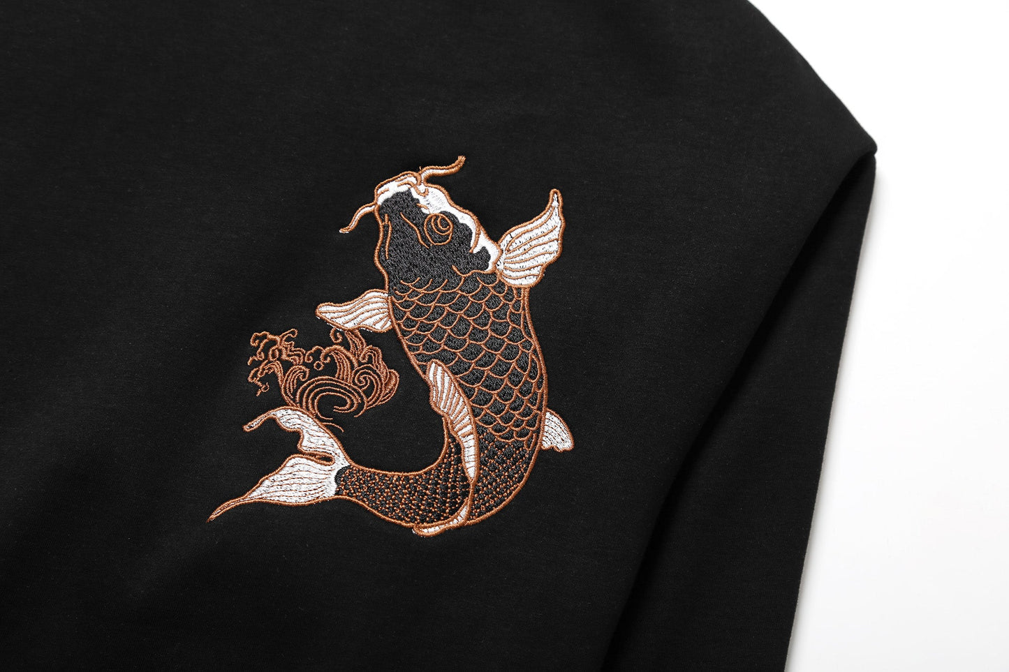 SW9014 Destiny Koi Bestickter Pullover