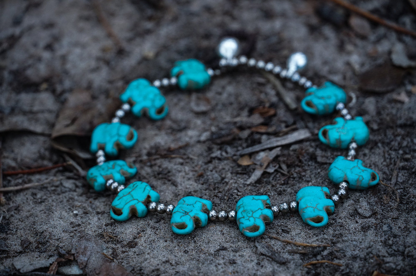 Bracelet de cheville bohème éléphant turquoise perles argentées