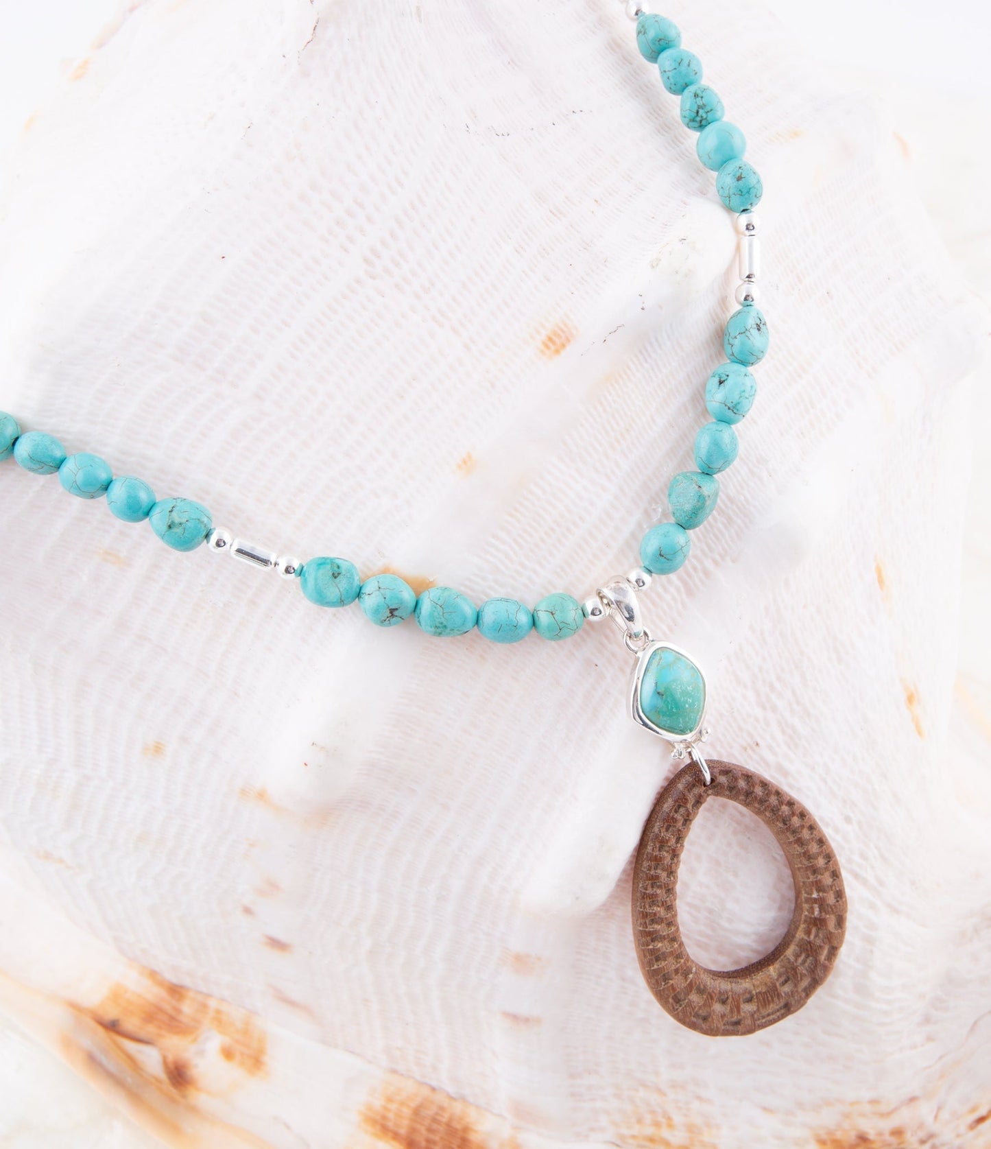 Collier en argent sterling avec pendentif en bois tressé bleu turquoise et marron