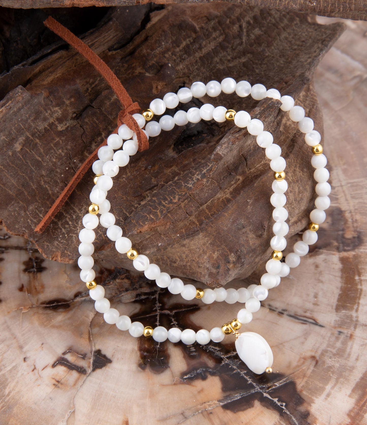 Bracelet extensible doré Nacre Blanche