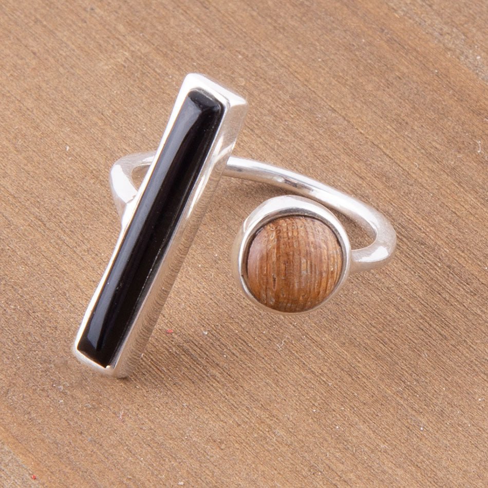 Brauner Holz- und schwarzer Onyx-Ring aus Sterlingsilber, größenverstellbar